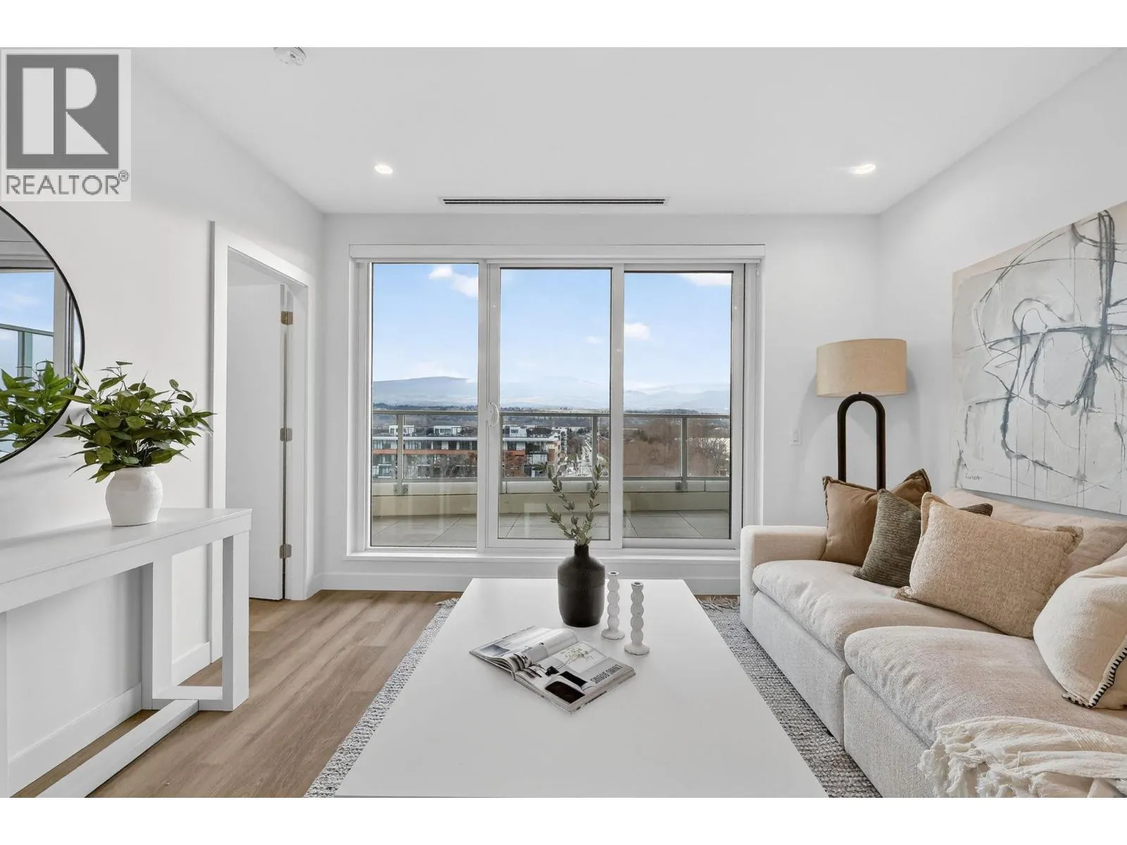 3340 Lakeshore Road Unit# 803