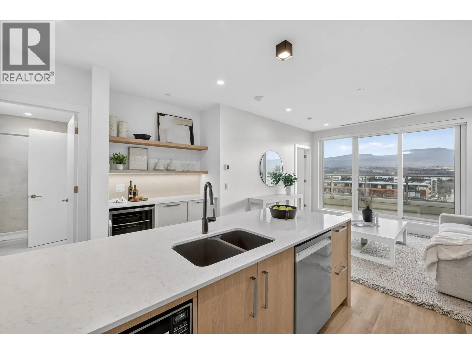 3340 Lakeshore Road Unit# 803