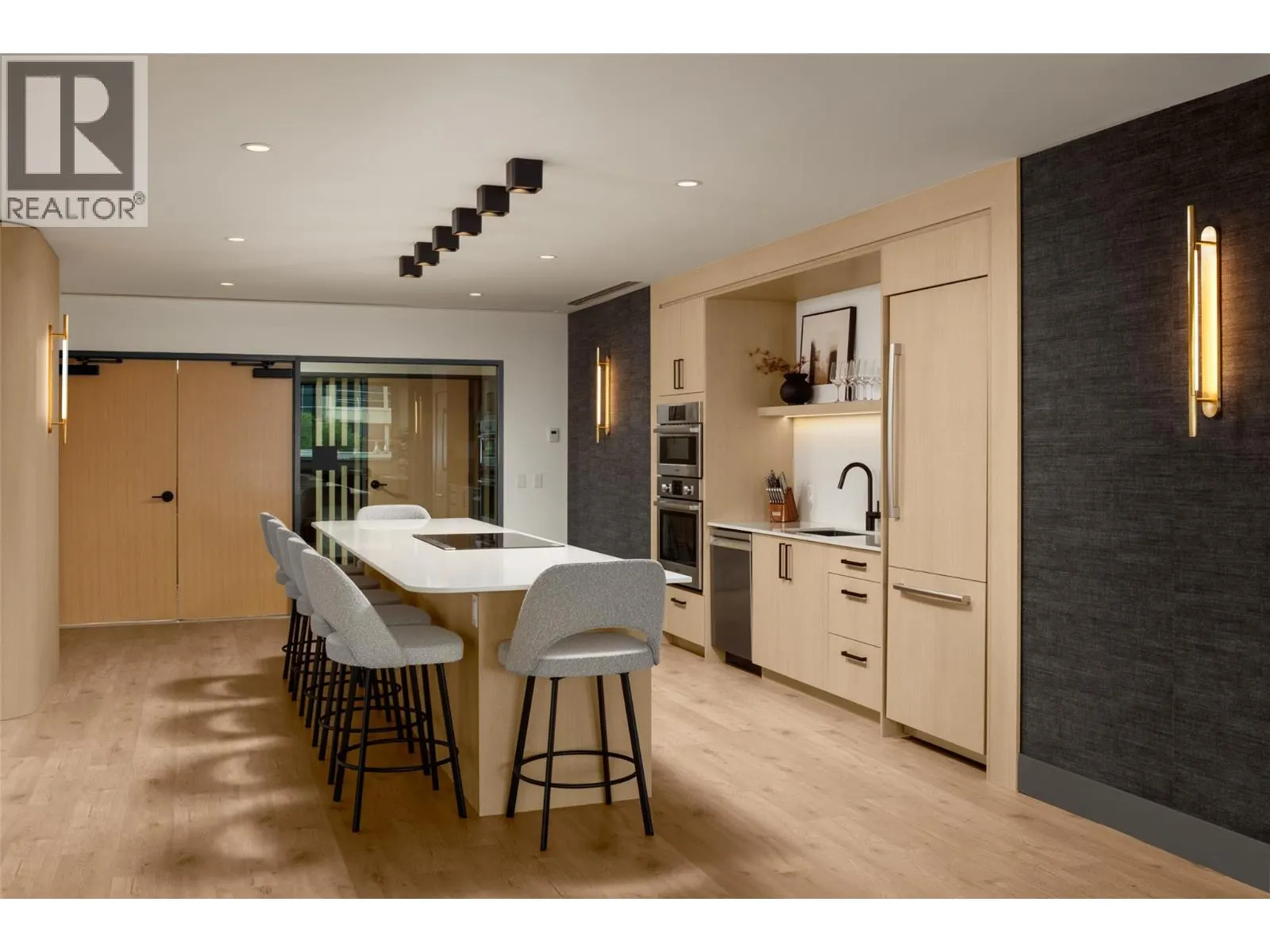 3340 Lakeshore Road Unit# 803