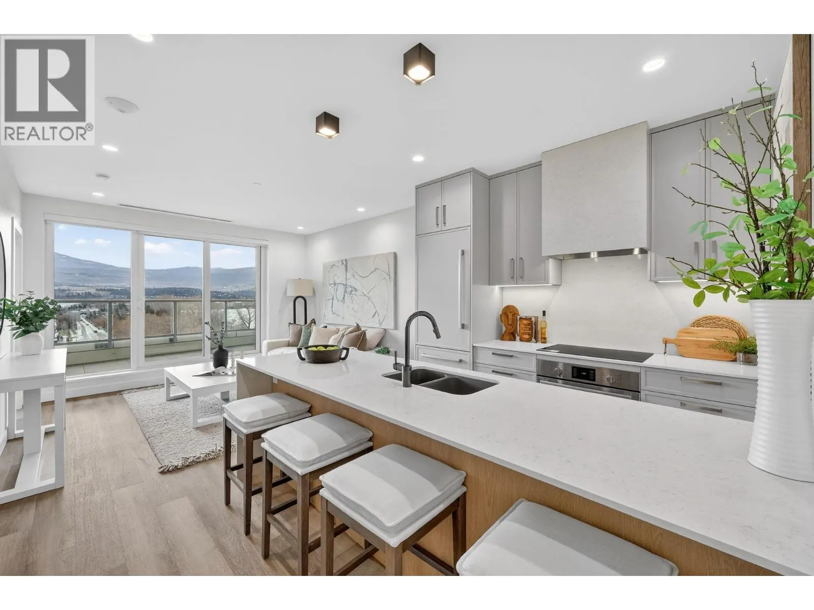 3340 Lakeshore Road Unit# 803