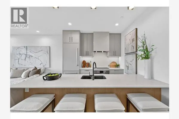 3340 Lakeshore Road Unit# 803
