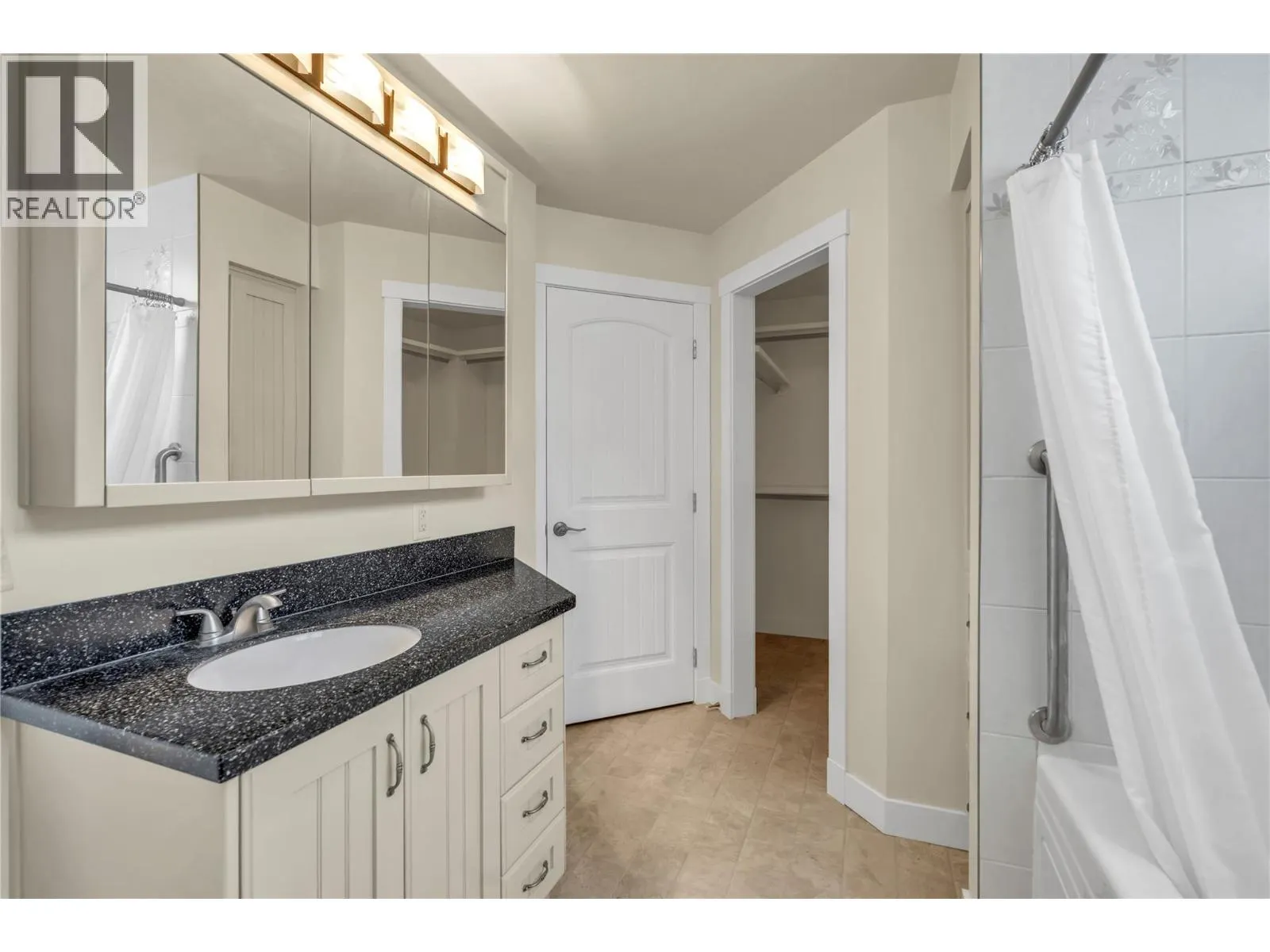 6991 Pinot Place