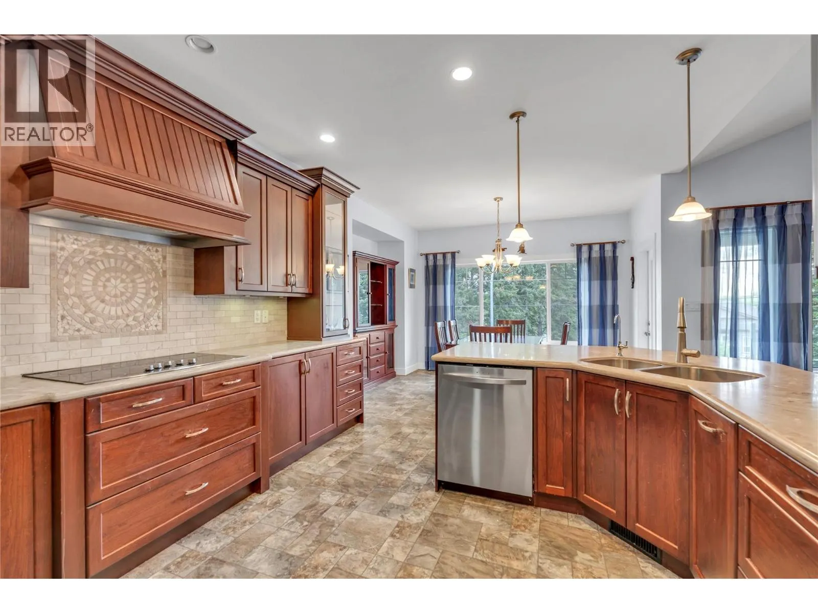 6991 Pinot Place