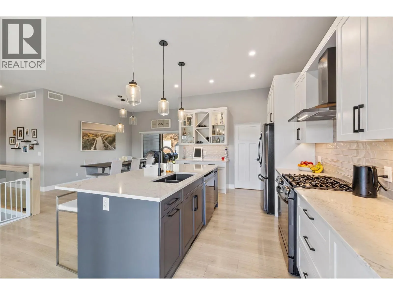 2846 Canyon Crest Drive