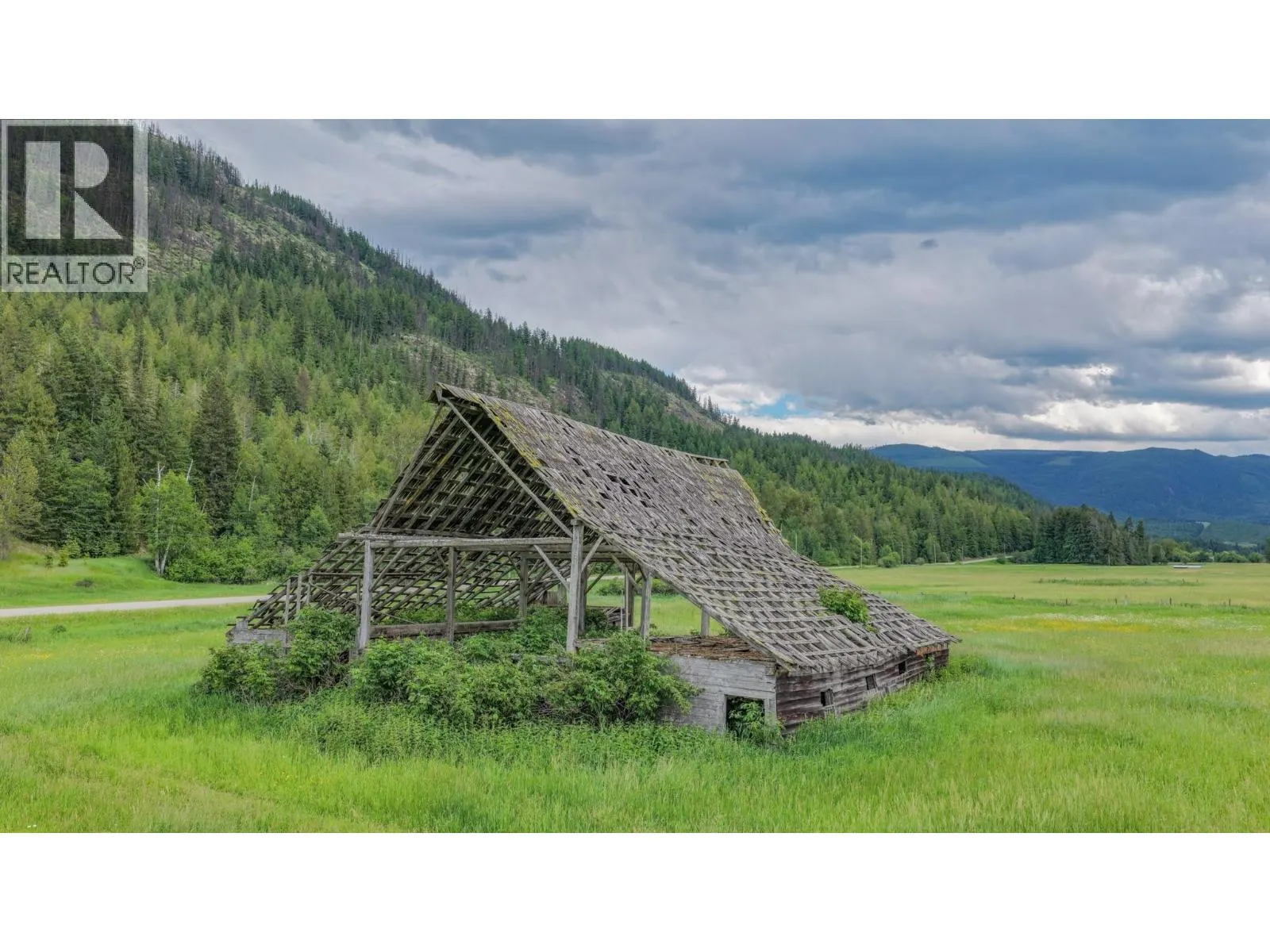 2996 Lumby Mabel Lake Road