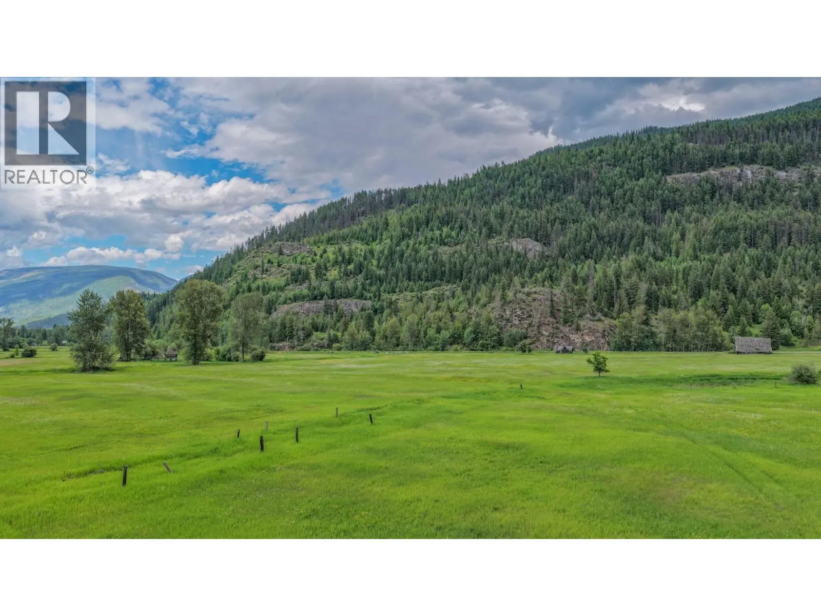 2996 Lumby Mabel Lake Road