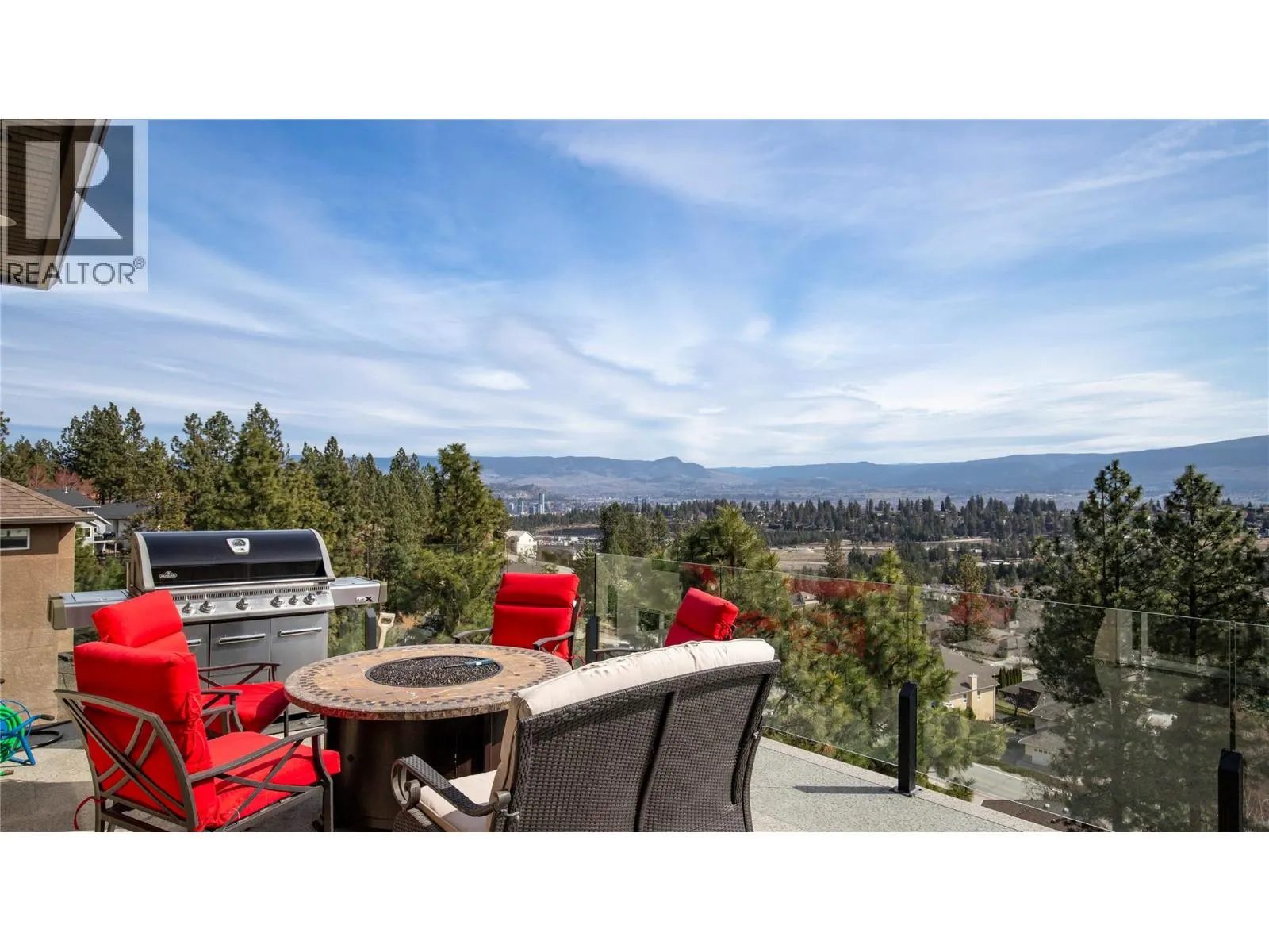 1086 Aurora Heights