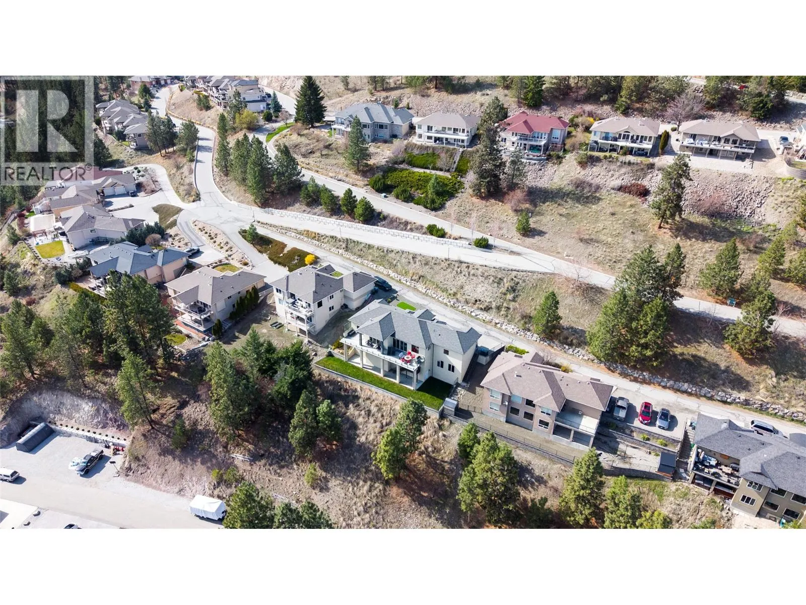 1086 Aurora Heights