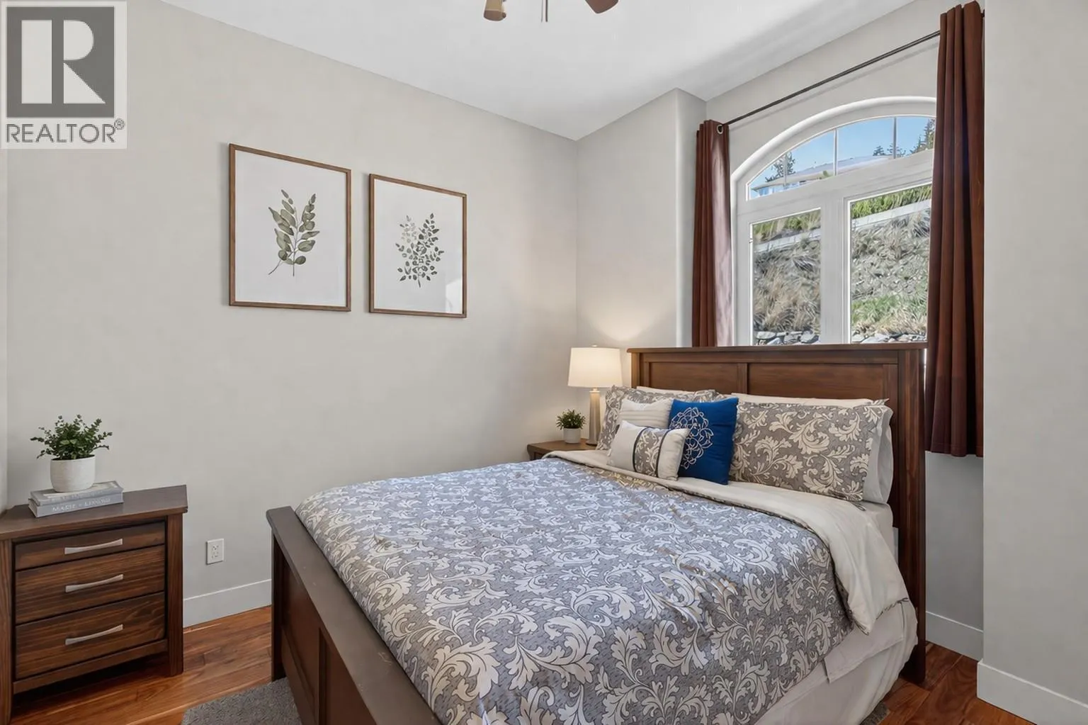 1086 Aurora Heights