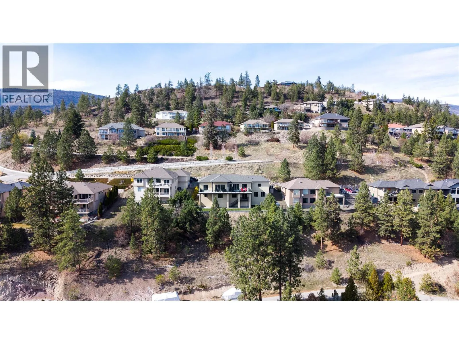 1086 Aurora Heights