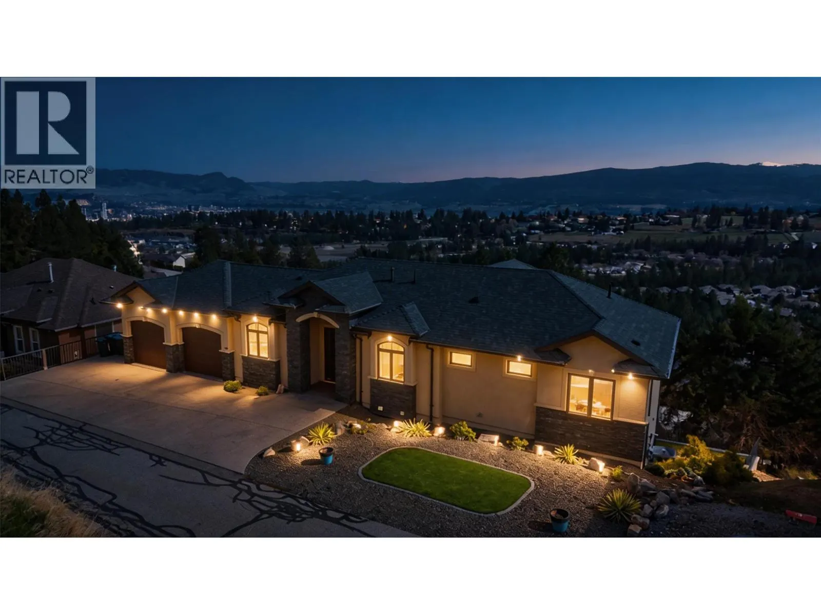 1086 Aurora Heights