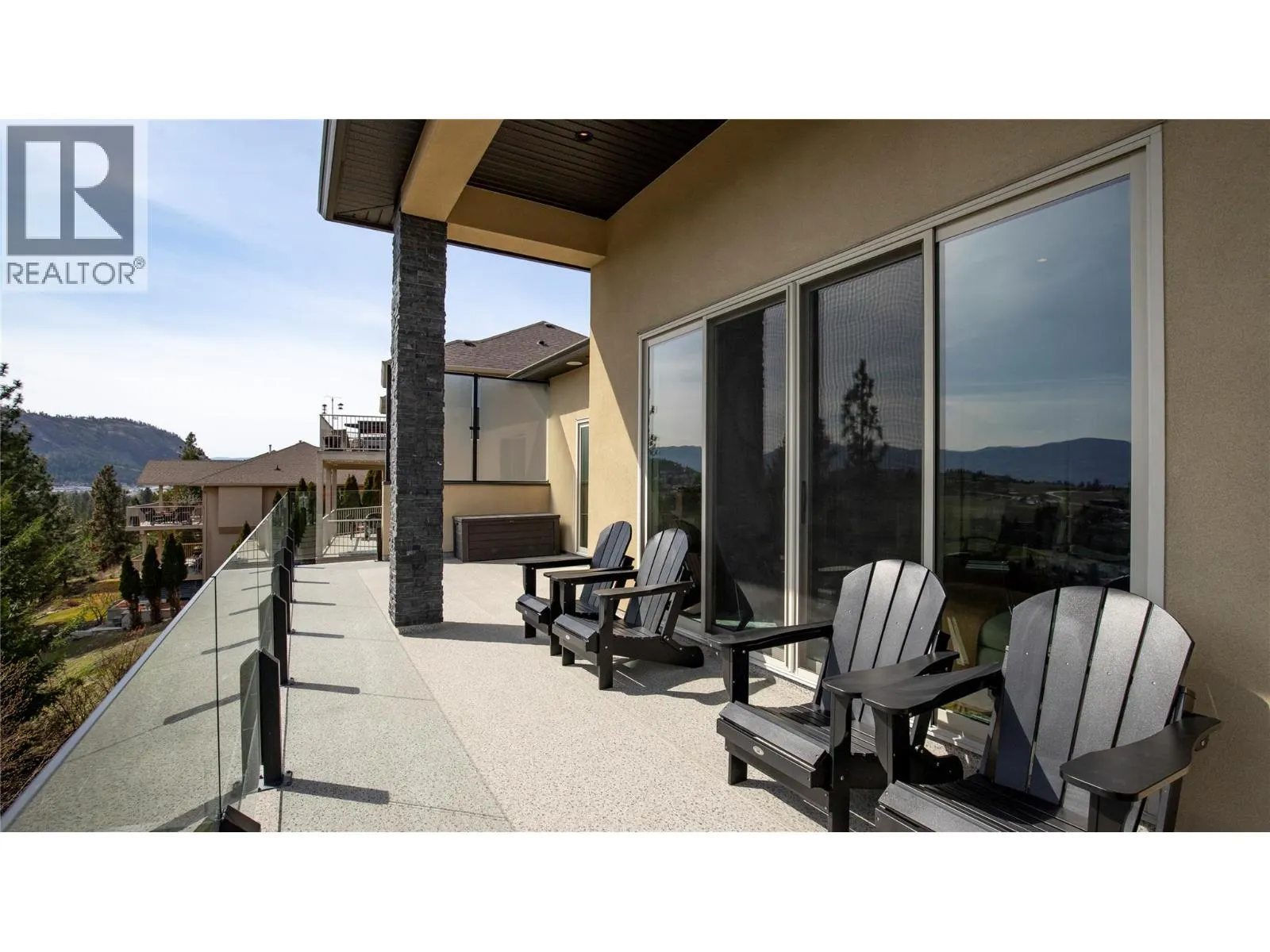 1086 Aurora Heights