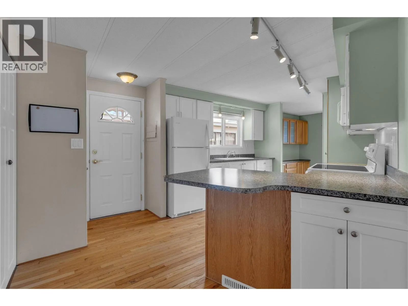 3745 LAKESHORE Road Unit# 146