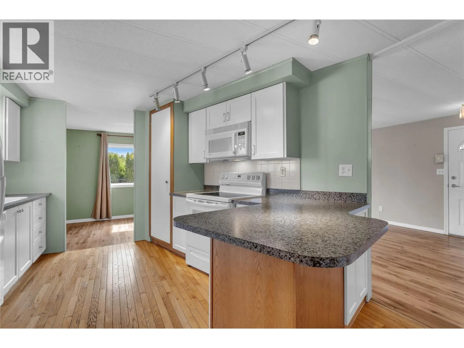 3745 LAKESHORE Road Unit# 146