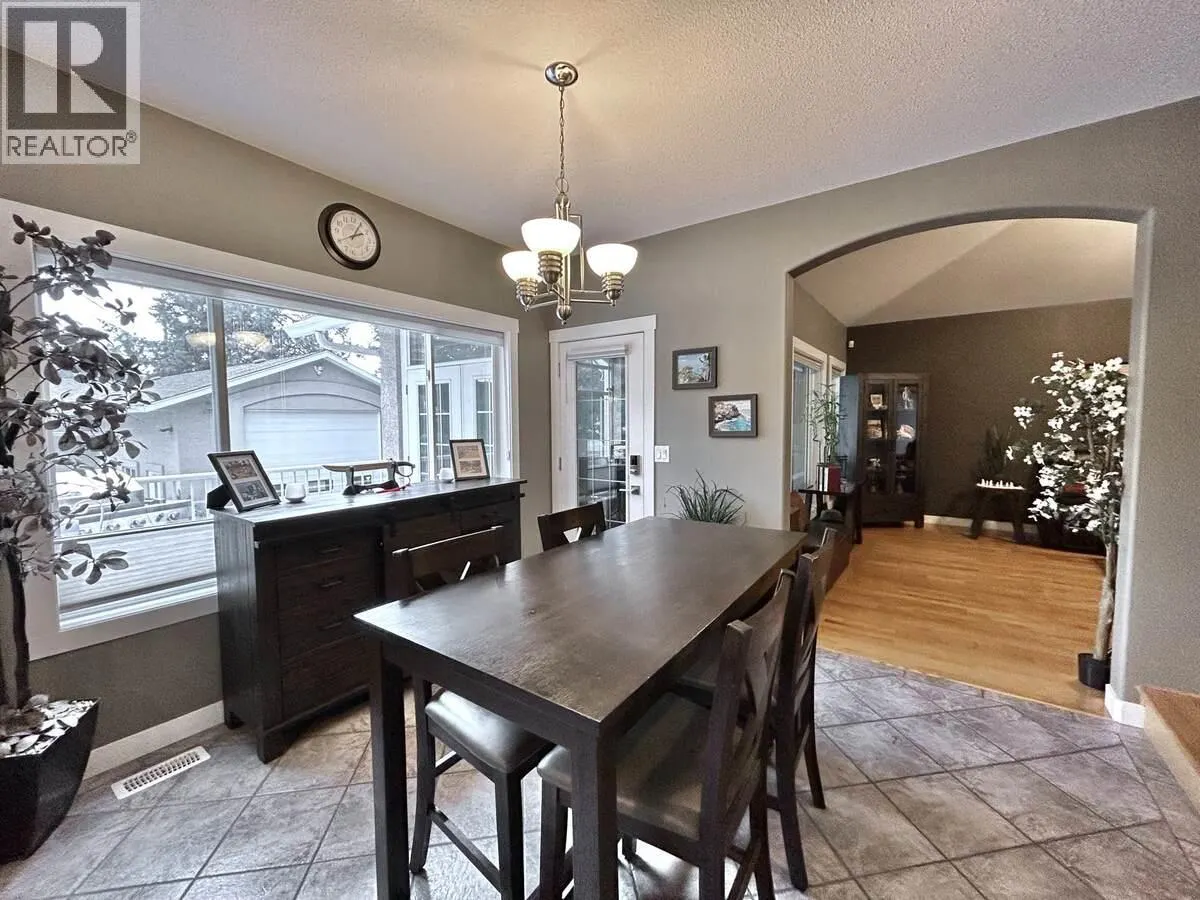 3911 Lakevale Place