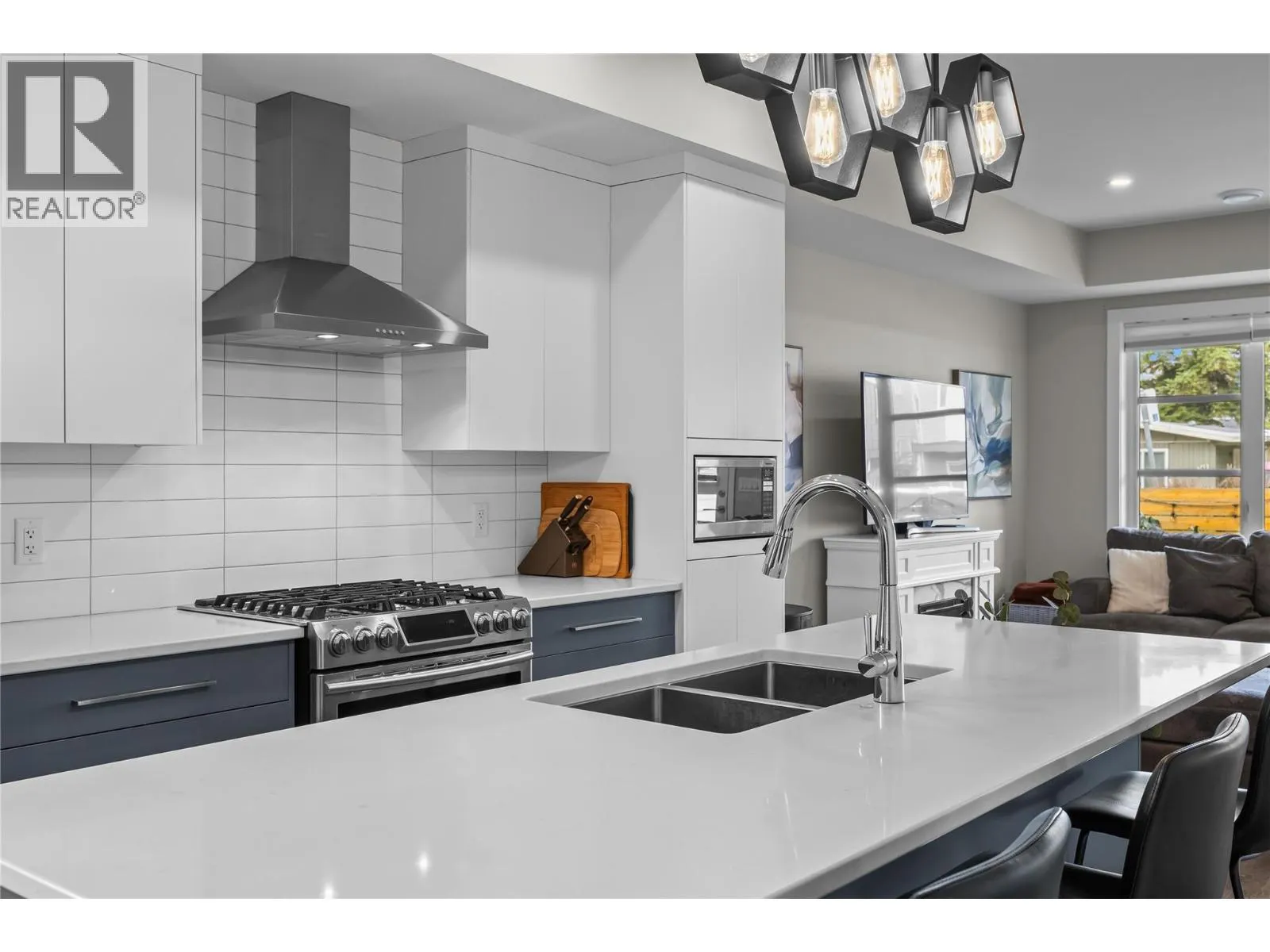 771 Raymer Avenue Unit# 2