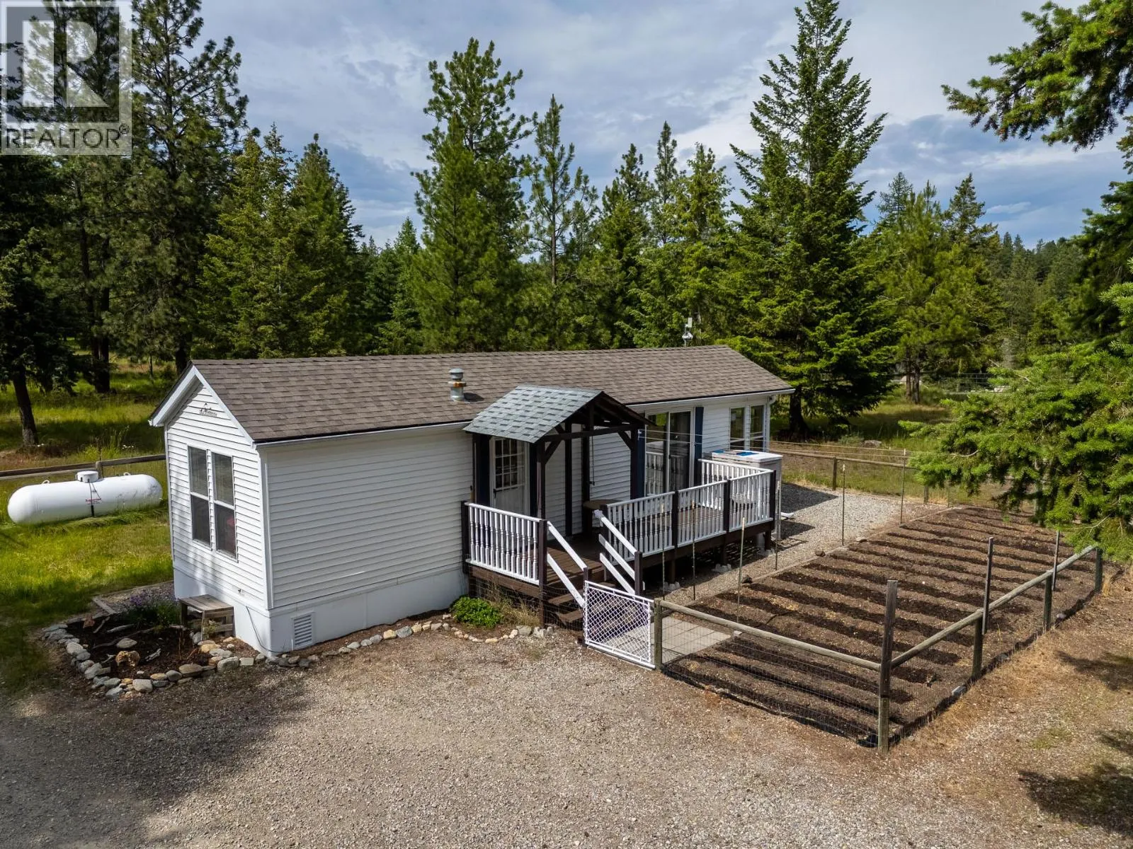 38 NINE MILE Place