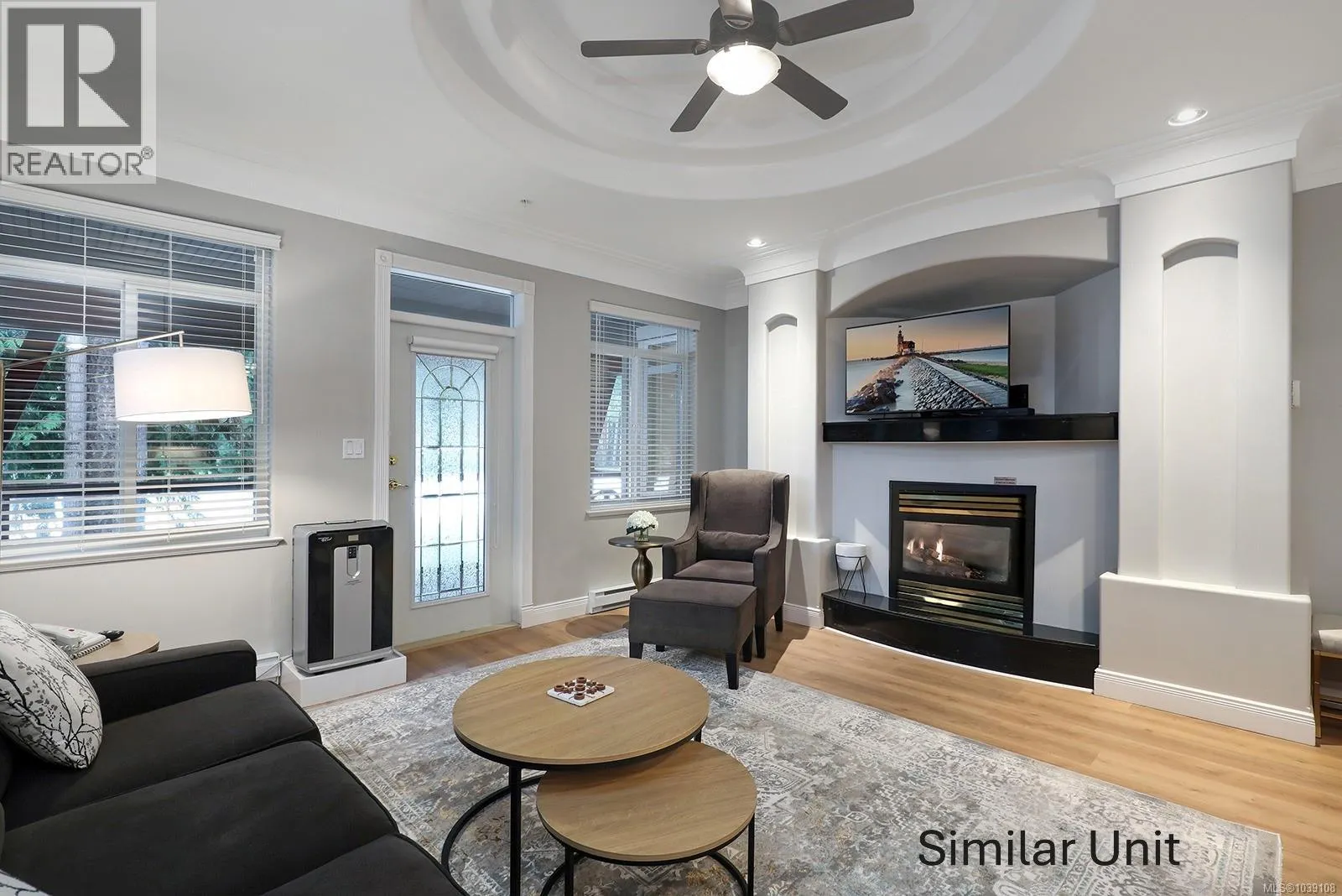 607/608A 366 Clubhouse Dr