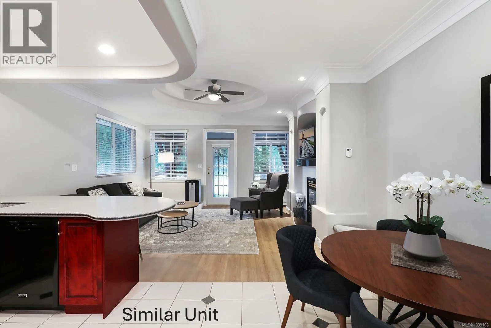 607/608A 366 Clubhouse Dr