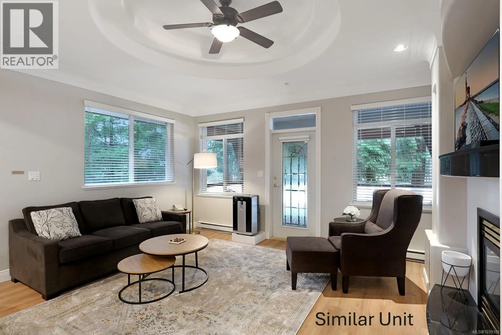 607/608A 366 Clubhouse Dr