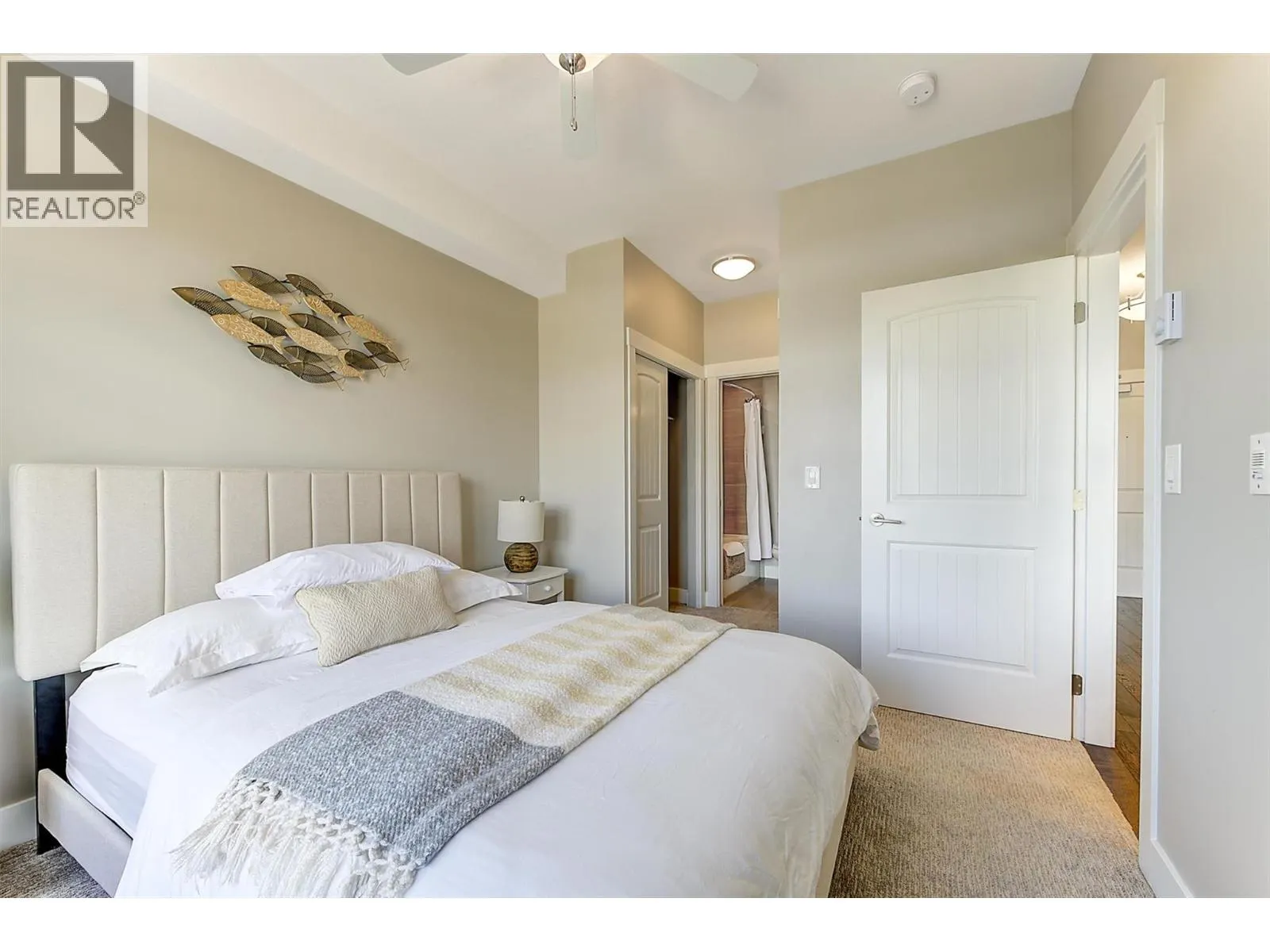 1165 Sutherland Avenue Unit# 405