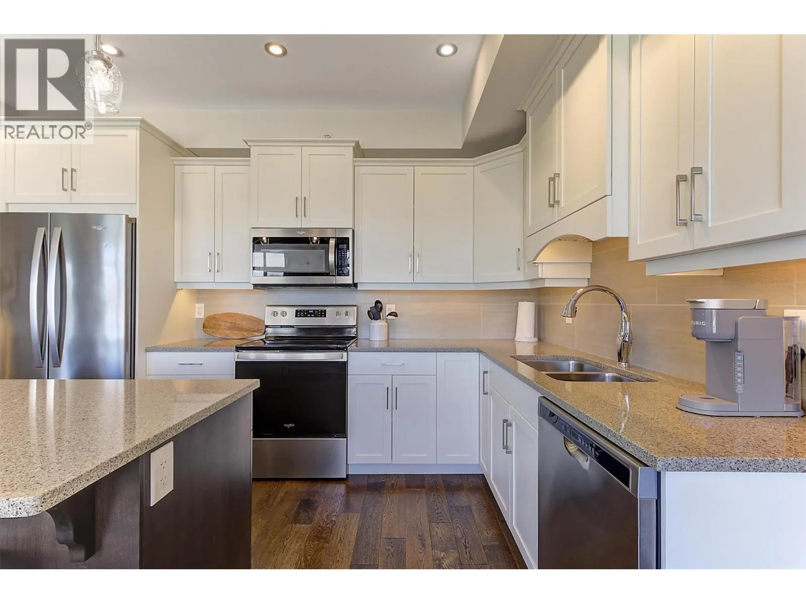 1165 Sutherland Avenue Unit# 405