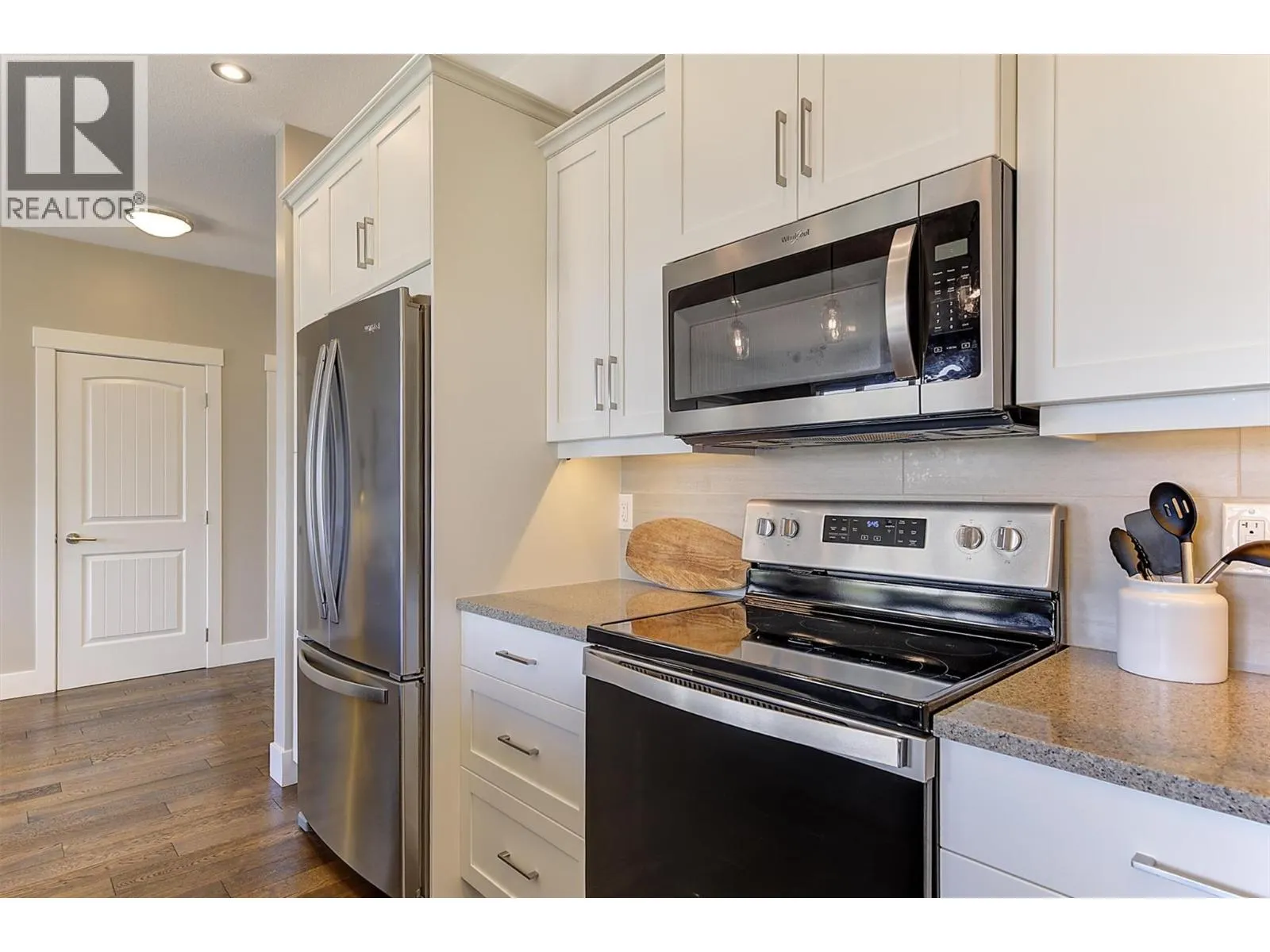 1165 Sutherland Avenue Unit# 405
