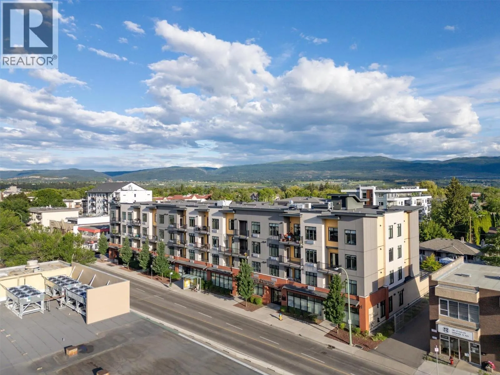 1165 Sutherland Avenue Unit# 405
