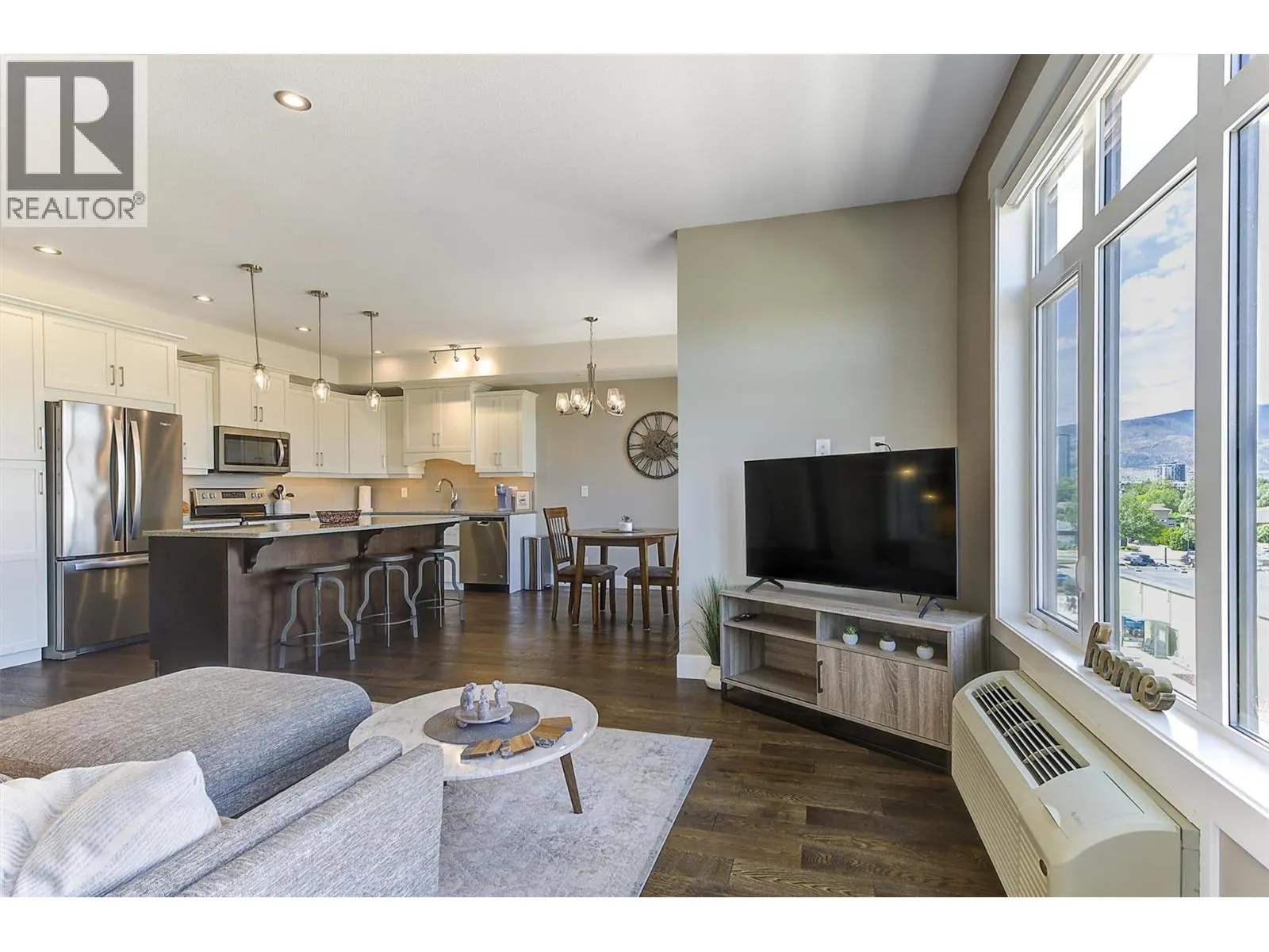 1165 Sutherland Avenue Unit# 405