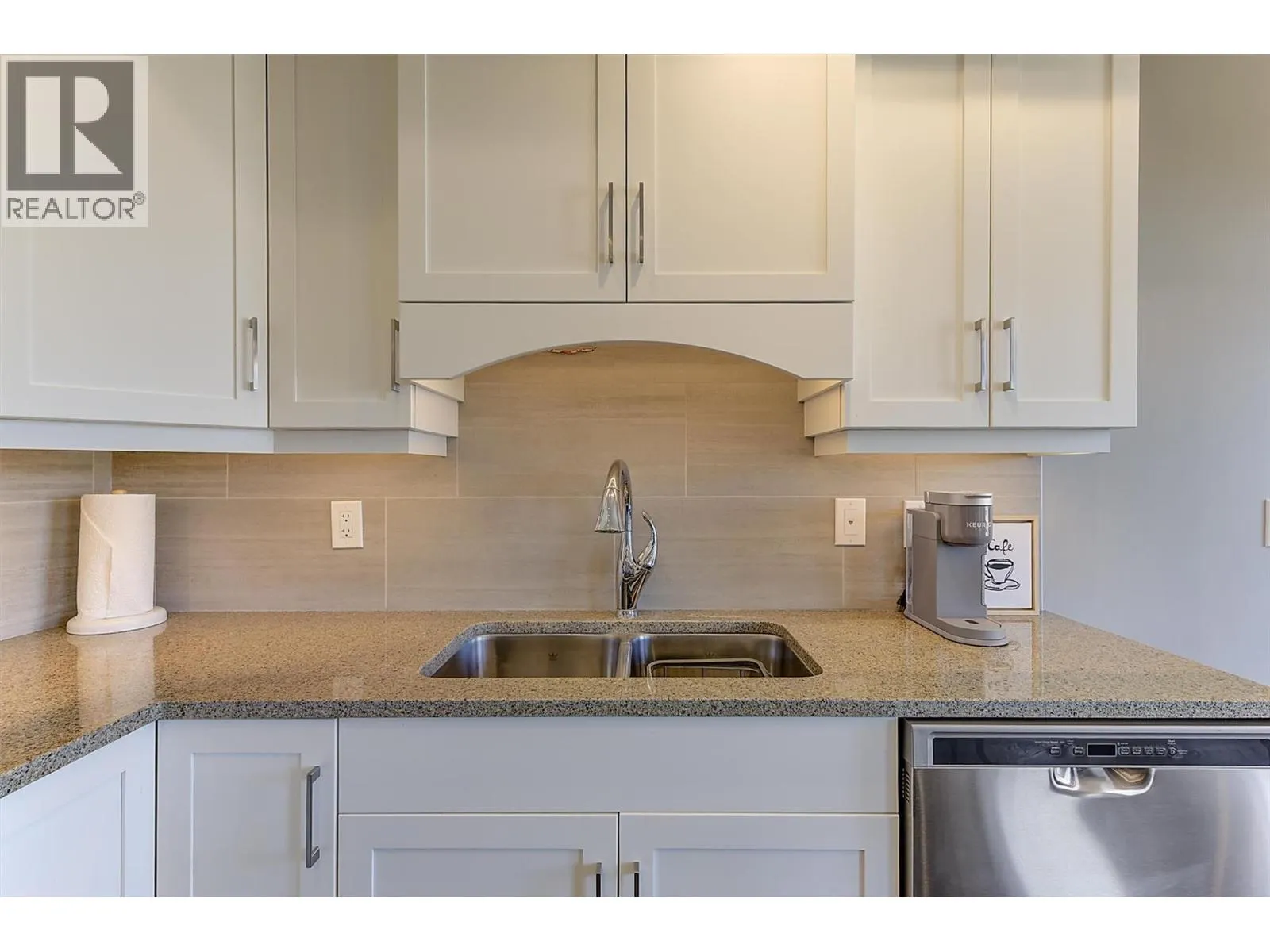 1165 Sutherland Avenue Unit# 405