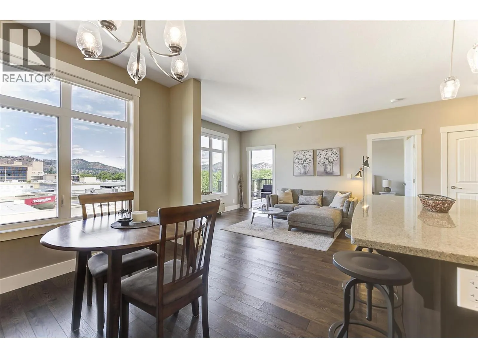 1165 Sutherland Avenue Unit# 405