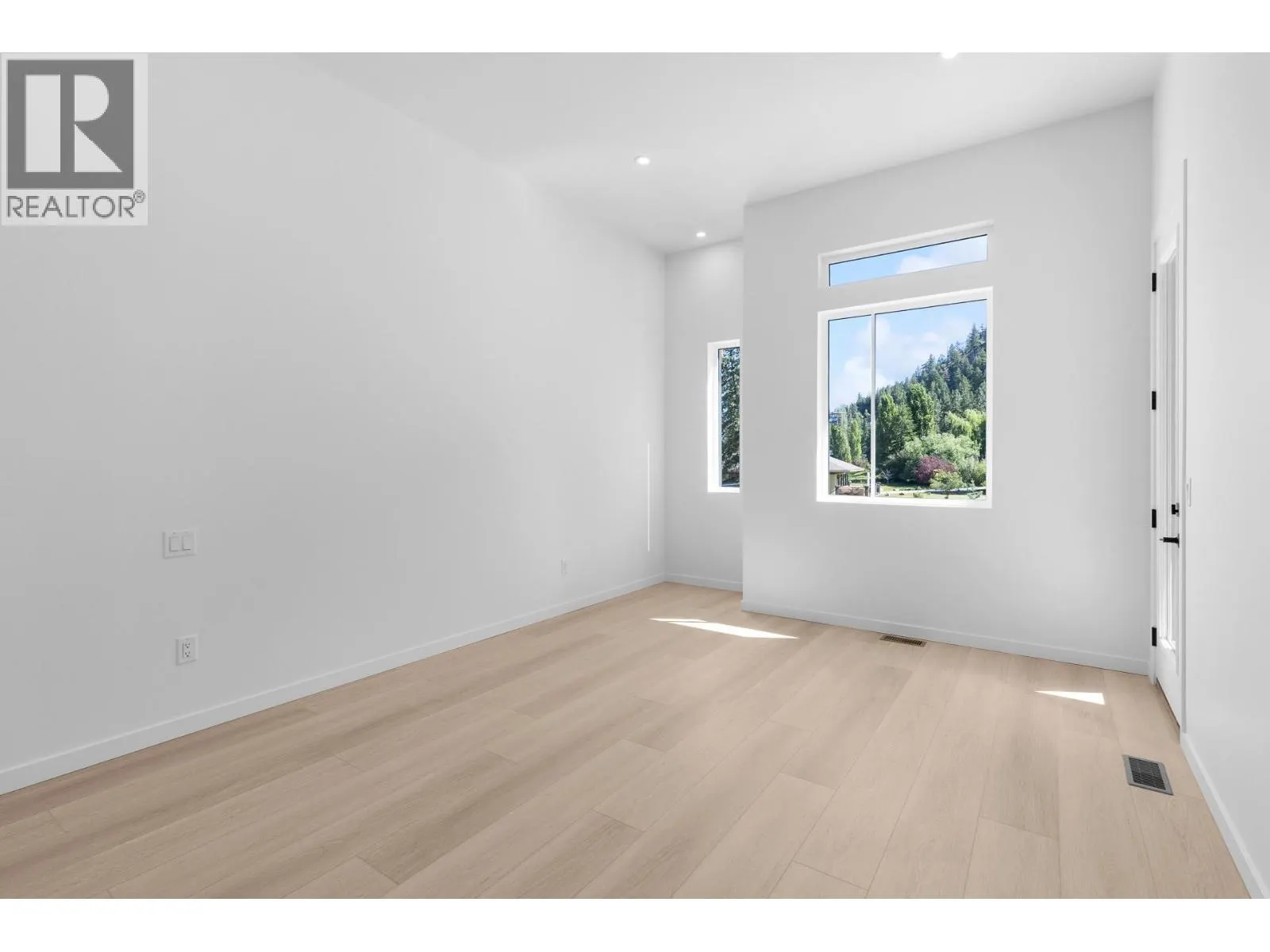 9188 Tronson Road Unit# 5