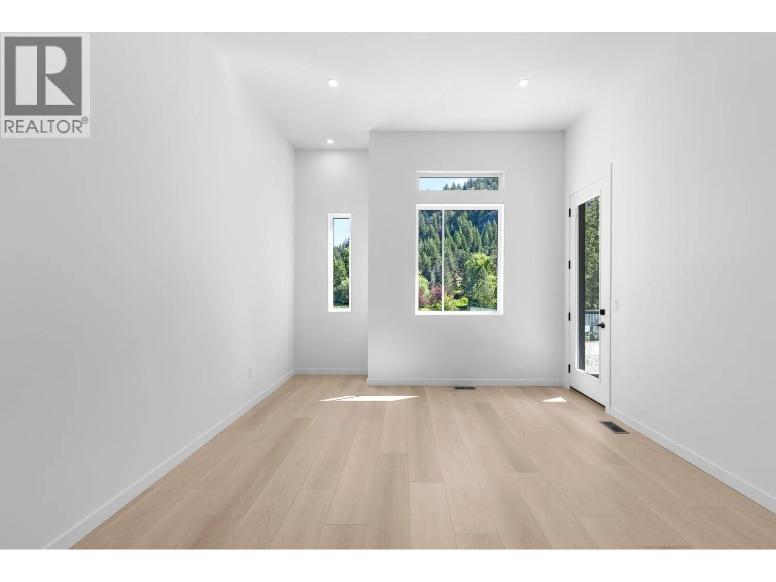 9188 Tronson Road Unit# 5