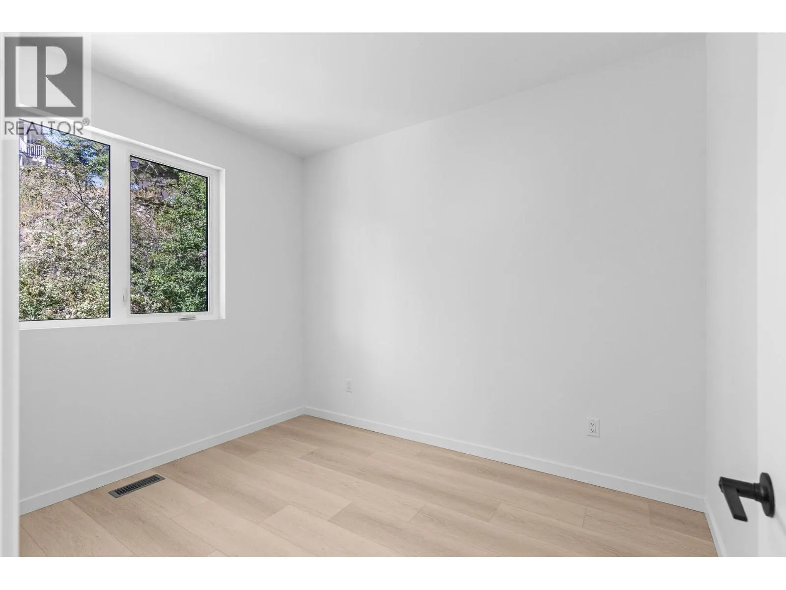 9188 Tronson Road Unit# 5