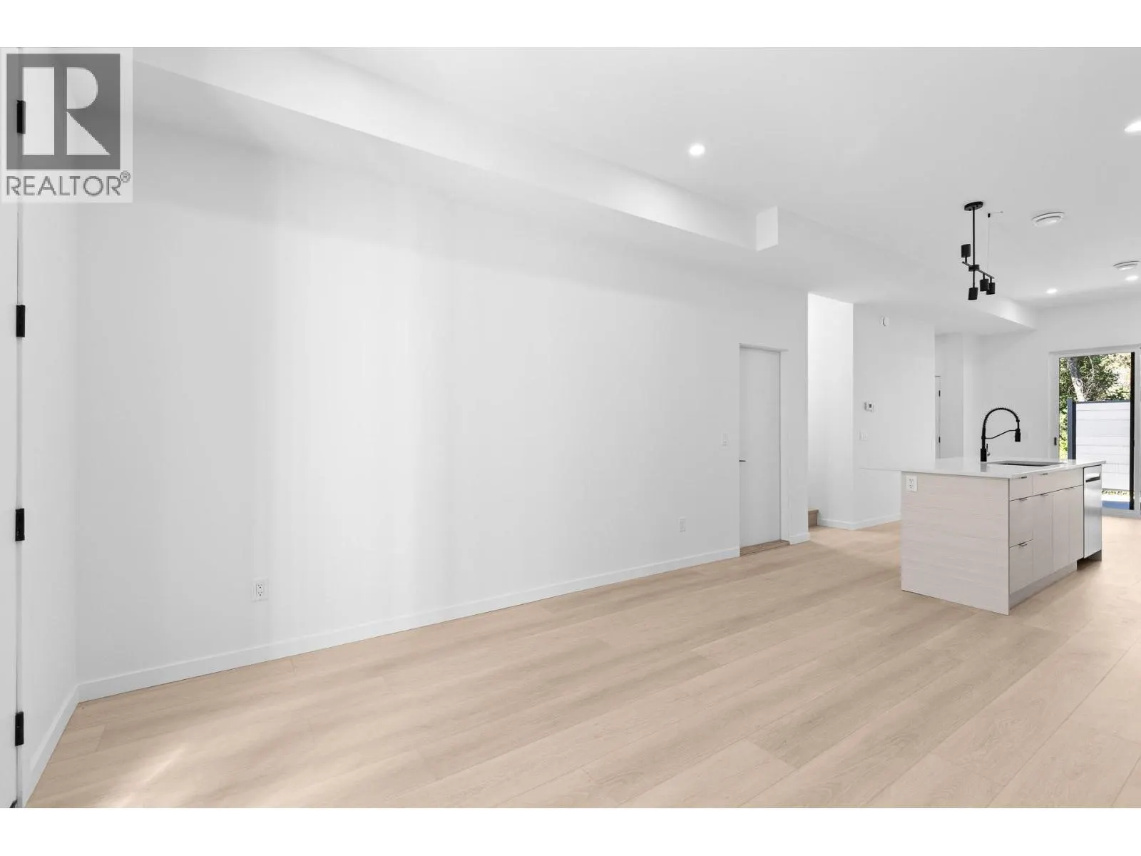 9188 Tronson Road Unit# 6