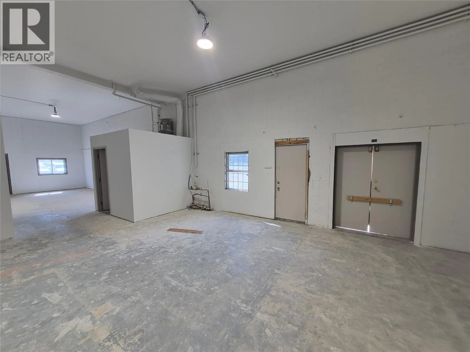 880 Leathead Road Unit# 1 - 3