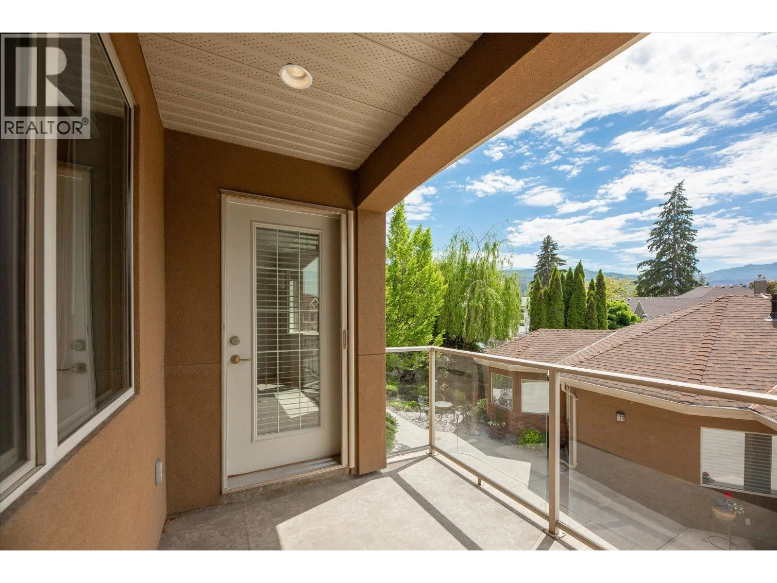 4433 Gordon Drive Unit# 212
