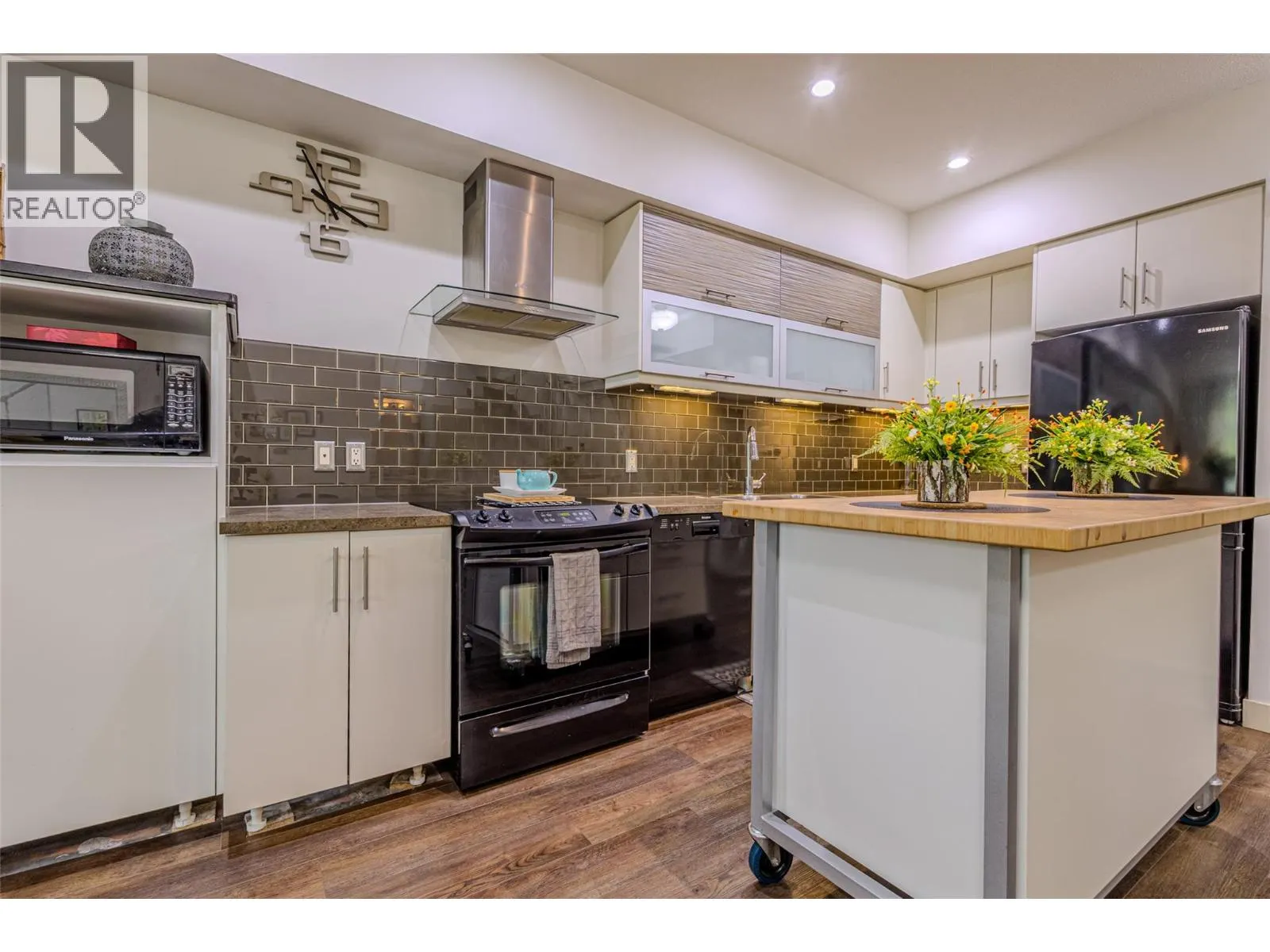 700 Martin Avenue Unit# 106
