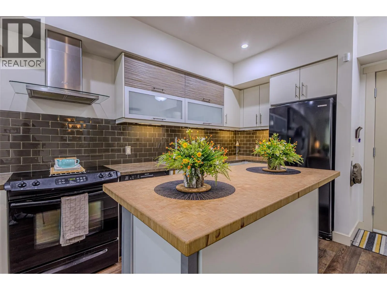 700 Martin Avenue Unit# 106