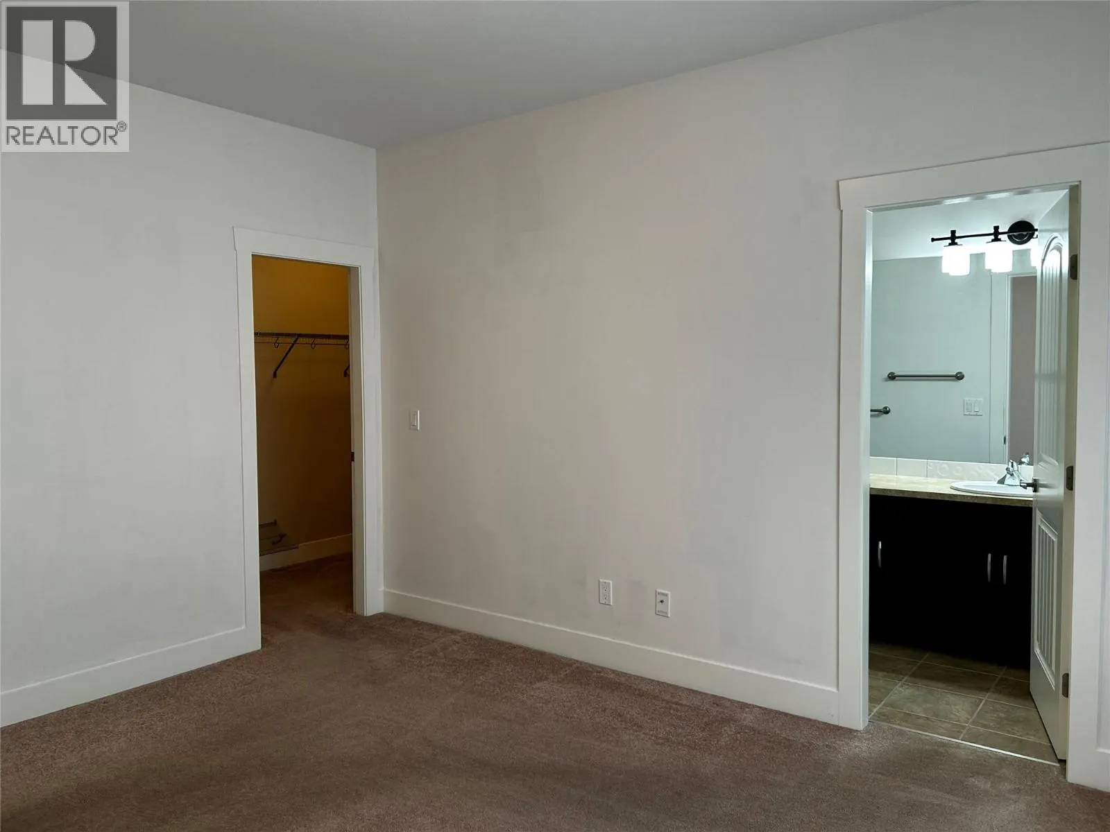 1040 Mt Revelstoke Place Unit# 15