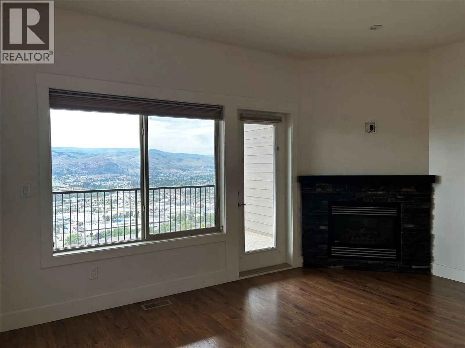 1040 Mt Revelstoke Place Unit# 15