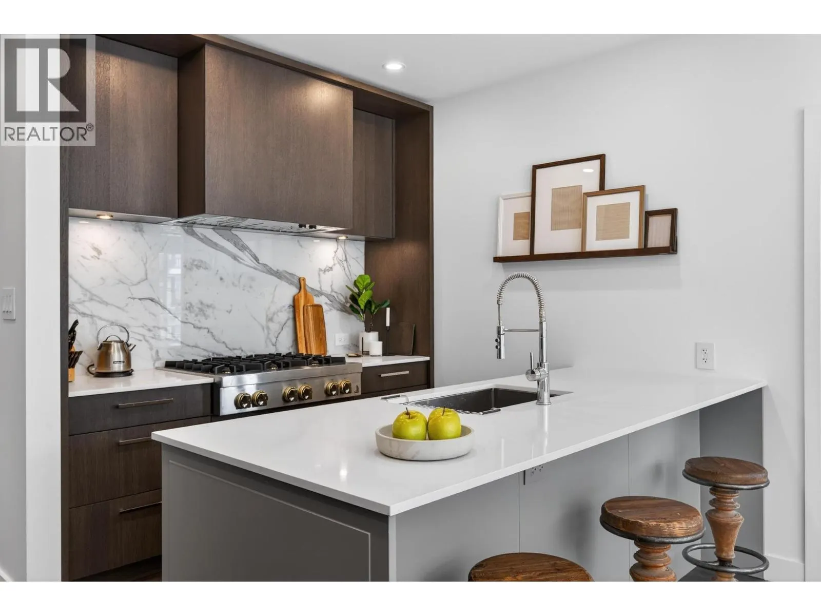 3389 Lakeshore Road Unit# 314