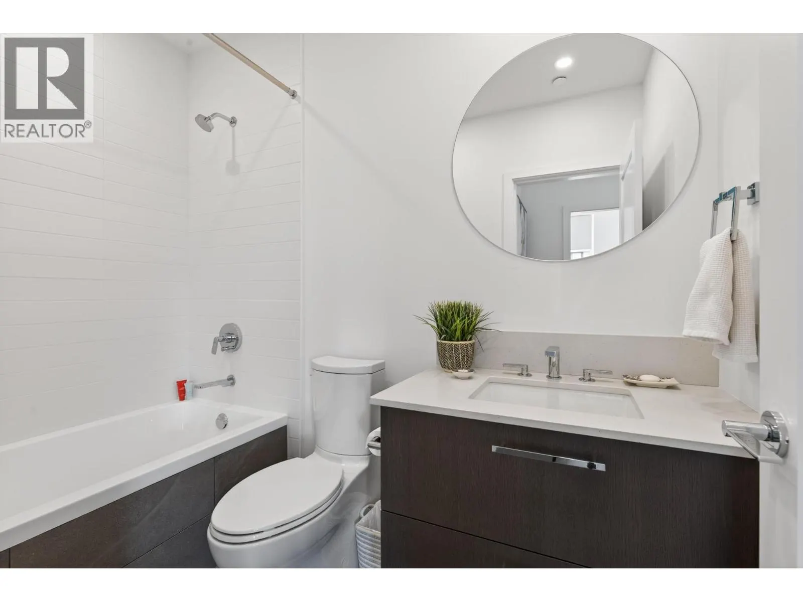 3389 Lakeshore Road Unit# 314