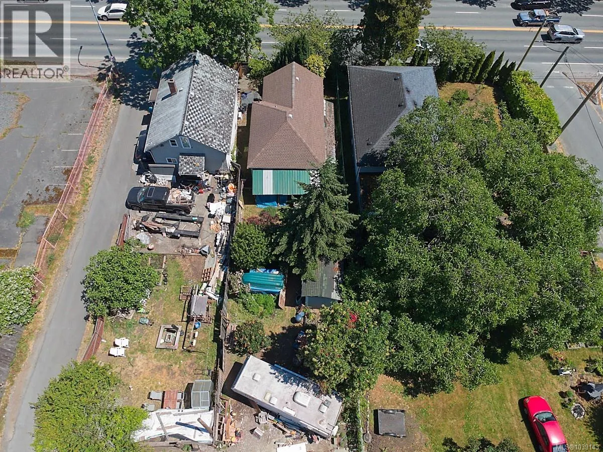 374 Nicol St