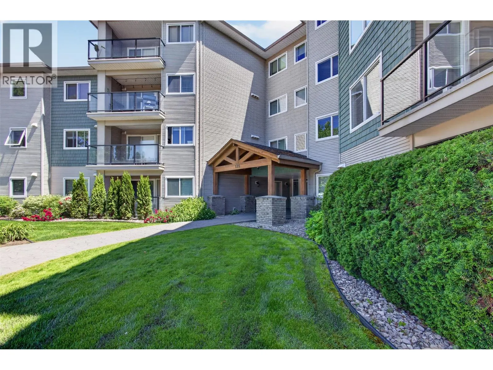 135 Ziprick Road Unit# 204