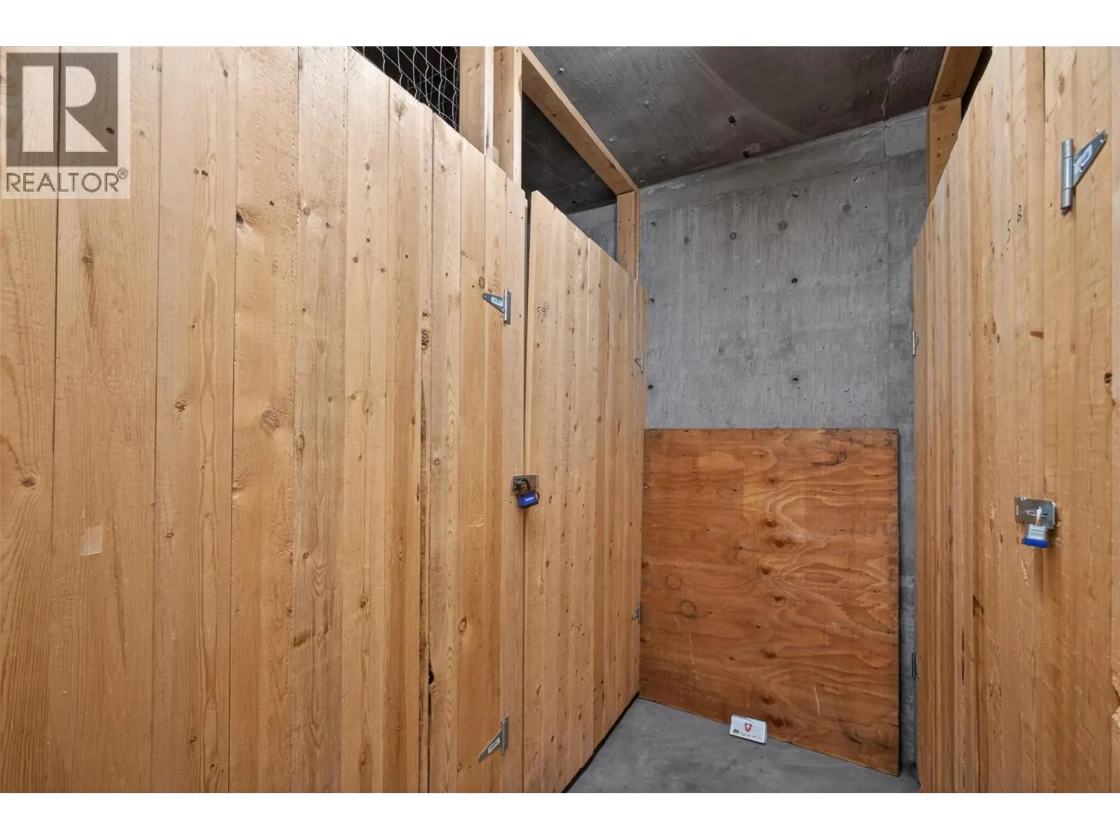 135 Ziprick Road Unit# 204