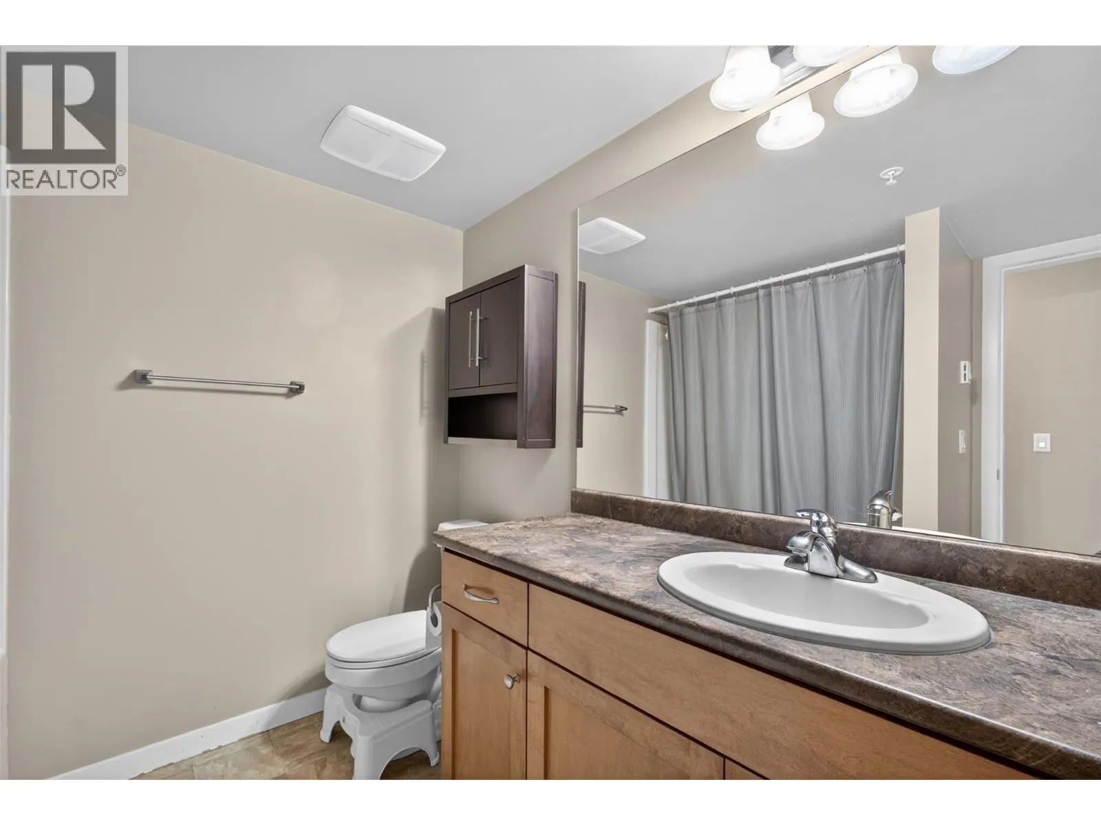 135 Ziprick Road Unit# 204