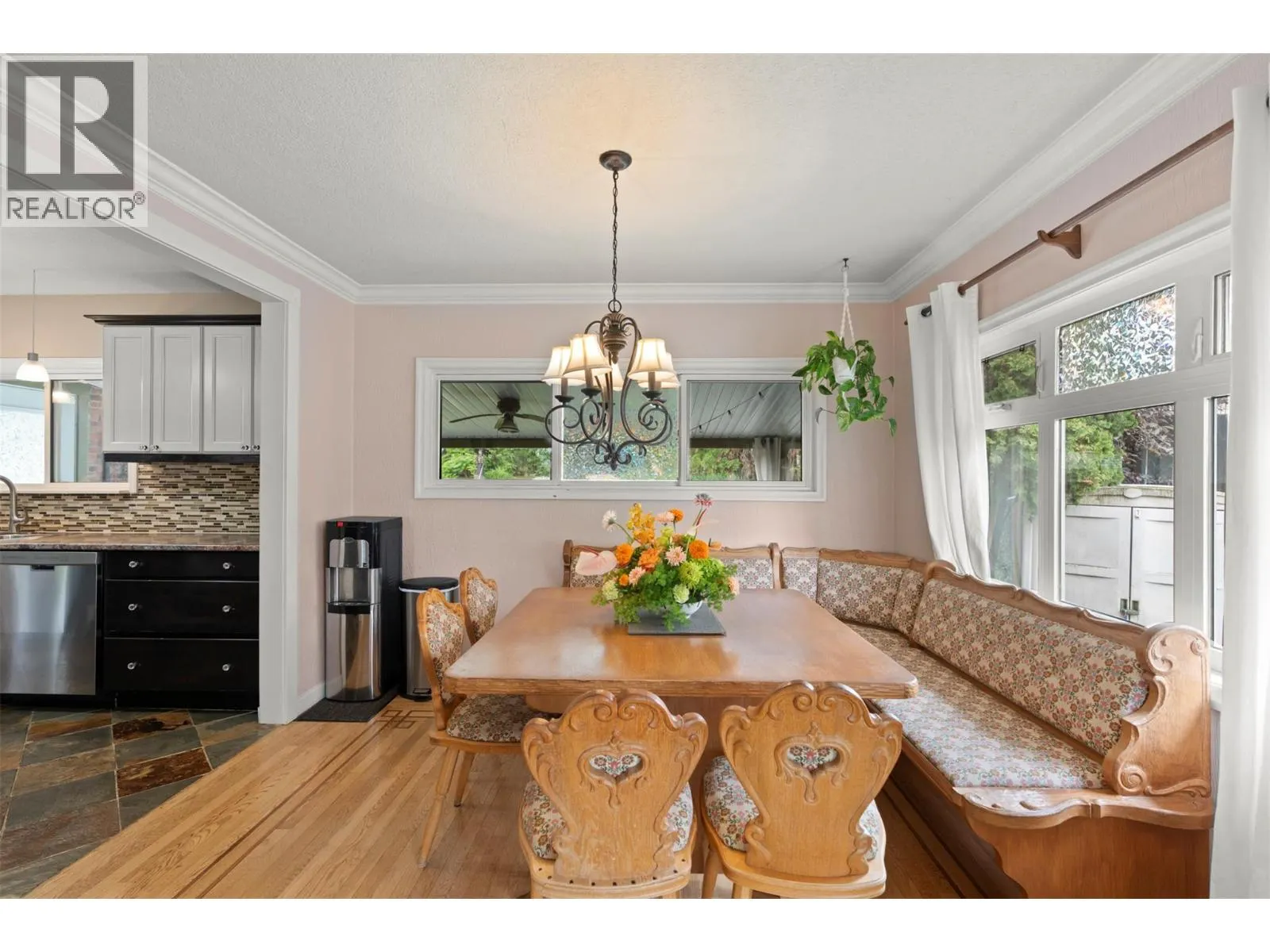 4105 Pleasant Valley Road