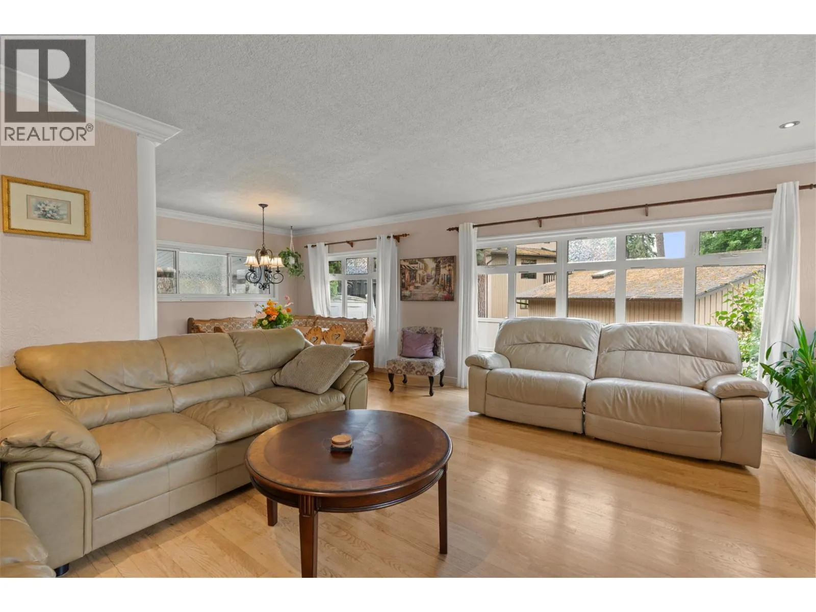 4105 Pleasant Valley Road