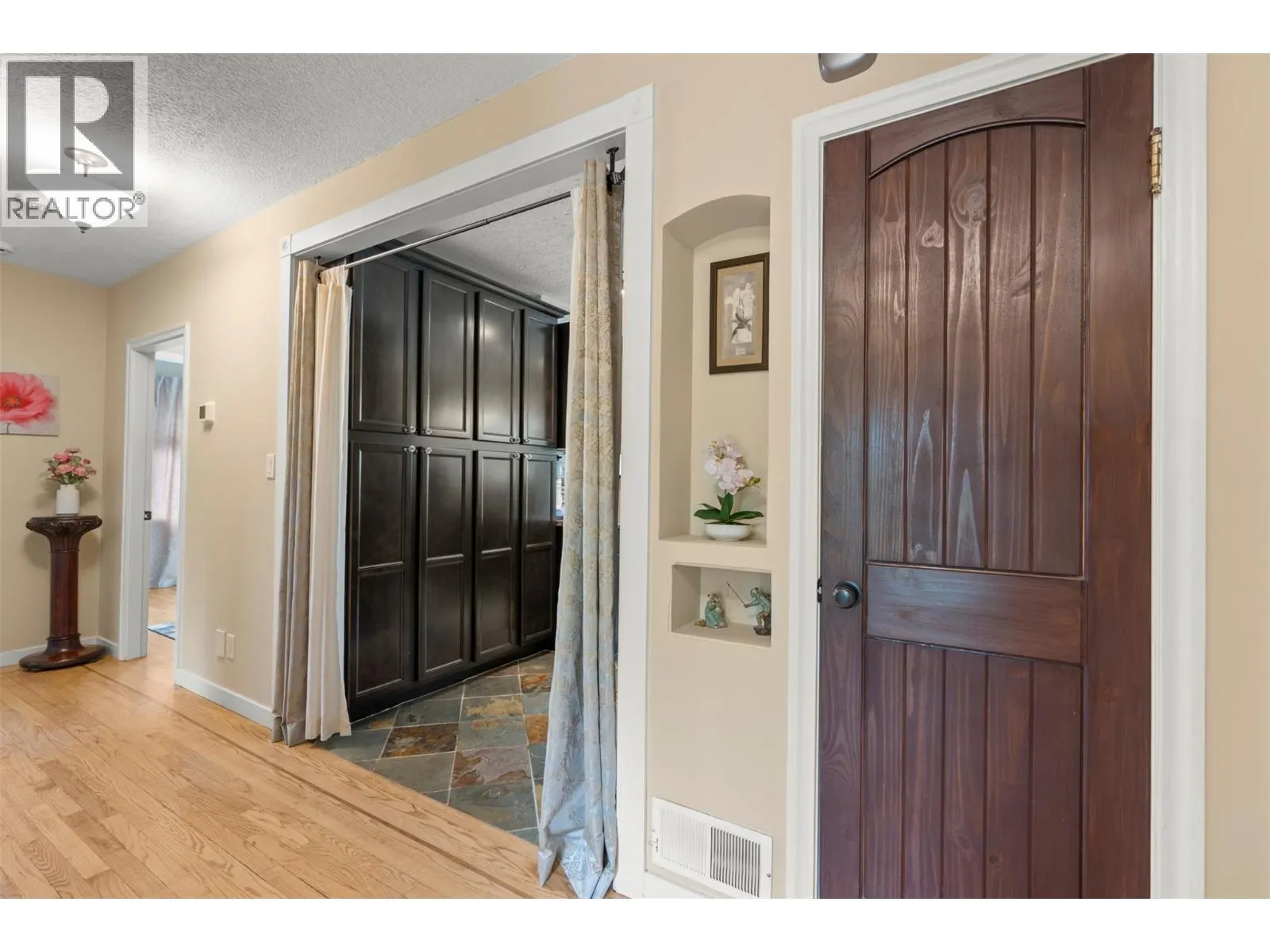 4105 Pleasant Valley Road